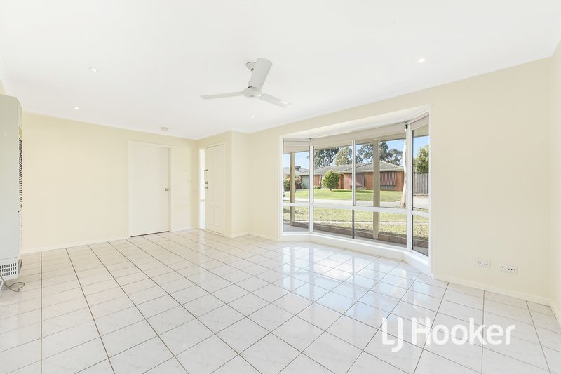 Photo - 5 Belvedere Court, Hampton Park VIC 3976 - Image 5