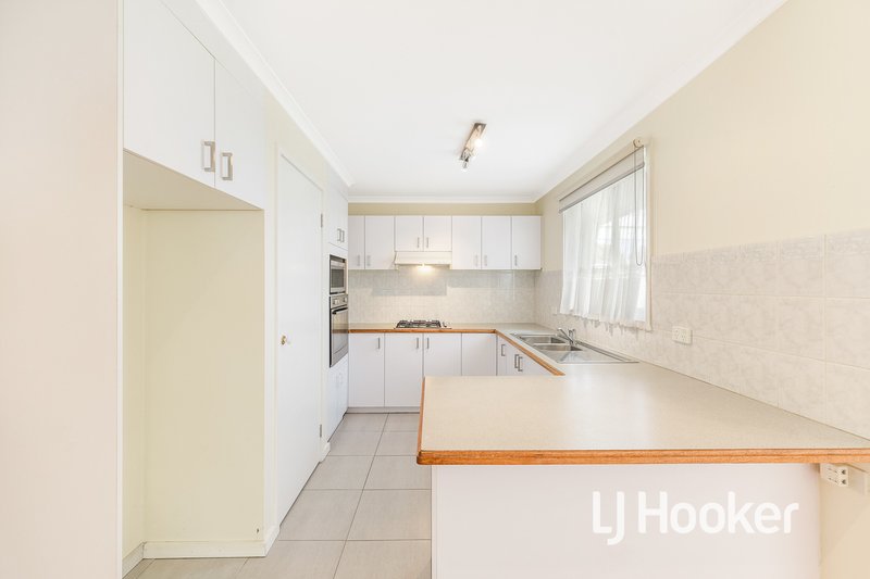 Photo - 5 Belvedere Court, Hampton Park VIC 3976 - Image 6