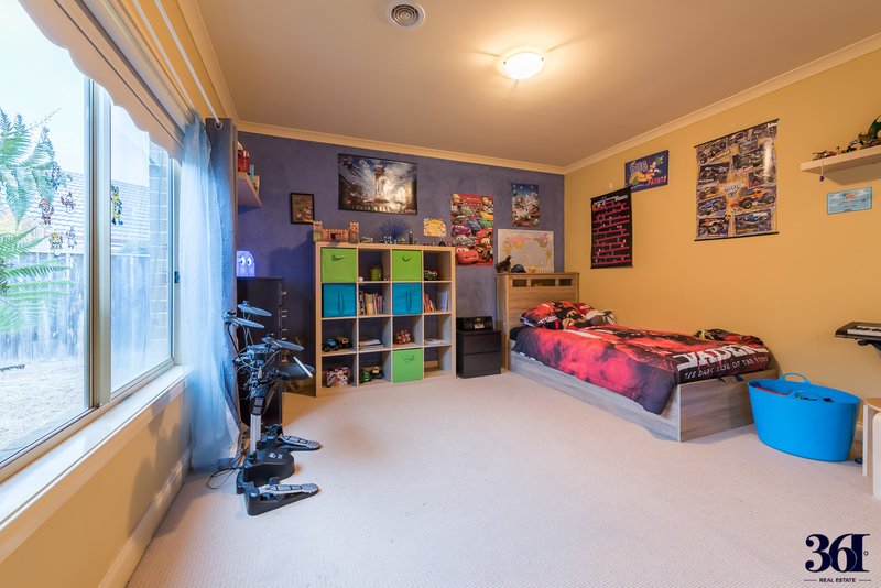 Photo - 5 Bemm Court, Werribee VIC 3030 - Image 7