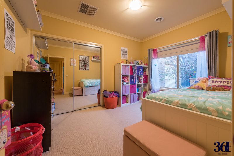 Photo - 5 Bemm Court, Werribee VIC 3030 - Image 8