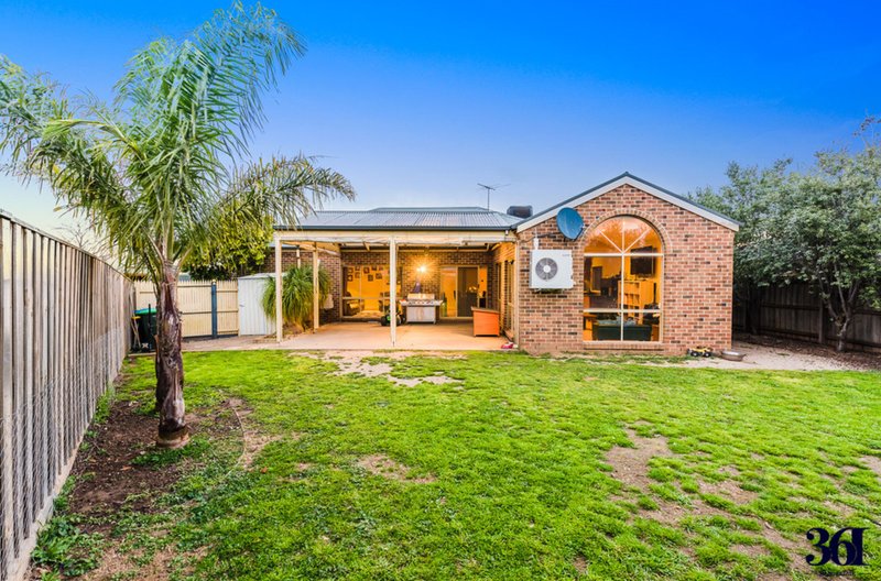 Photo - 5 Bemm Court, Werribee VIC 3030 - Image 11