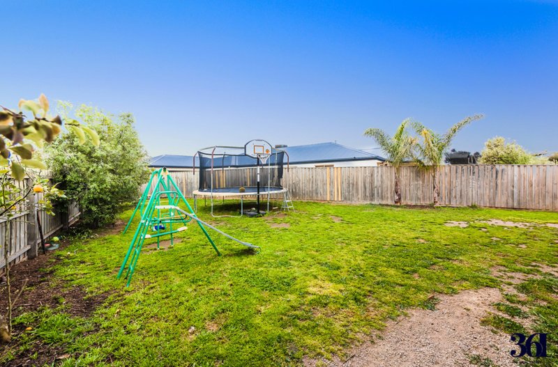 Photo - 5 Bemm Court, Werribee VIC 3030 - Image 12
