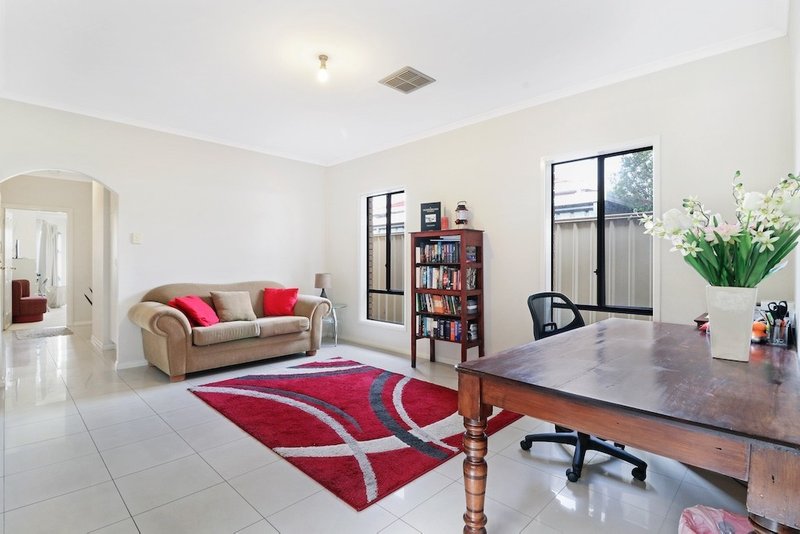 Photo - 5 Bernard Street, Findon SA 5023 - Image 3