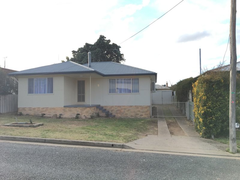 5 Betts Street, Goulburn NSW 2580