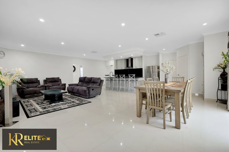 Photo - 5 Beukers Way, Piara Waters WA 6112 - Image 5