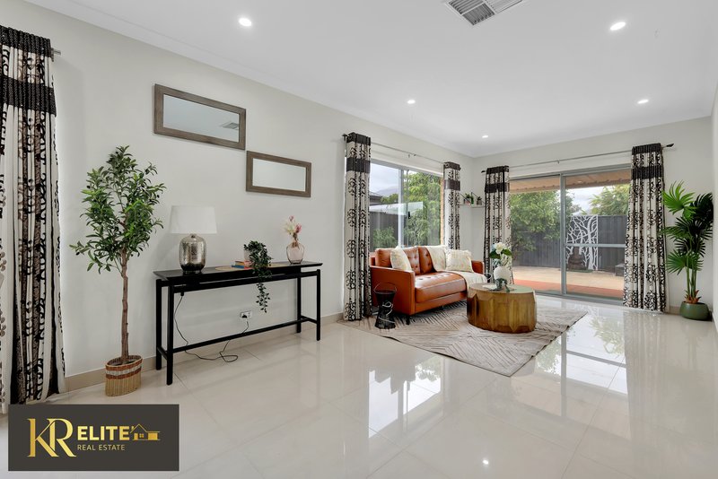 Photo - 5 Beukers Way, Piara Waters WA 6112 - Image 9