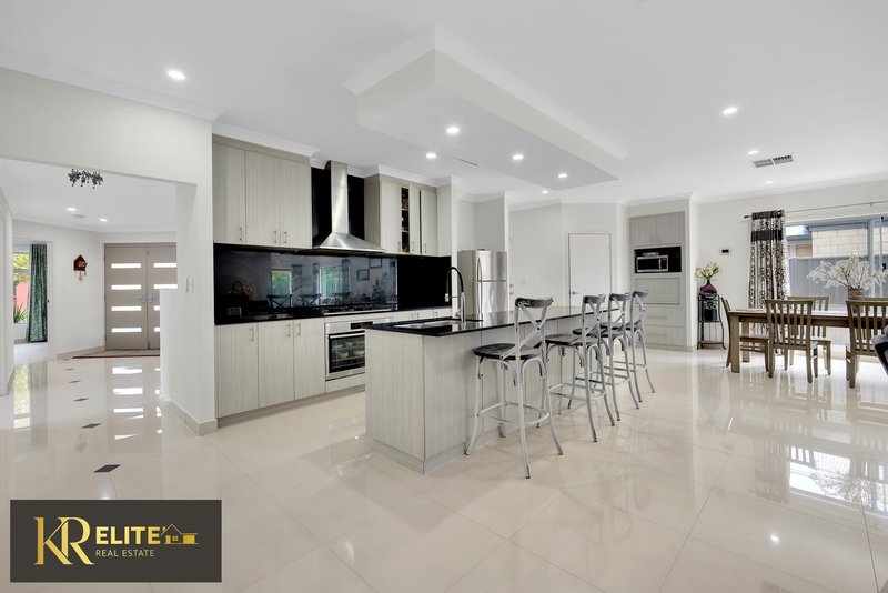Photo - 5 Beukers Way, Piara Waters WA 6112 - Image 12