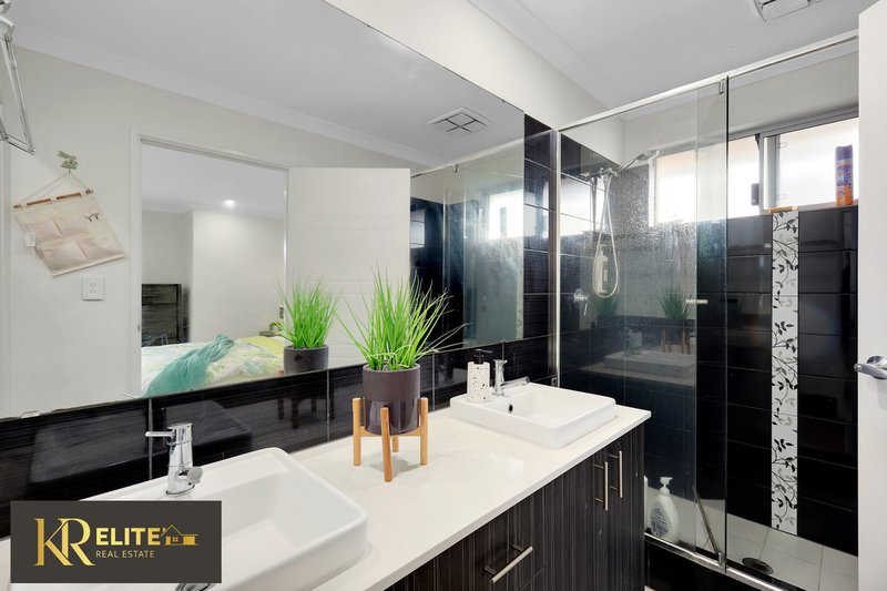 Photo - 5 Beukers Way, Piara Waters WA 6112 - Image 16
