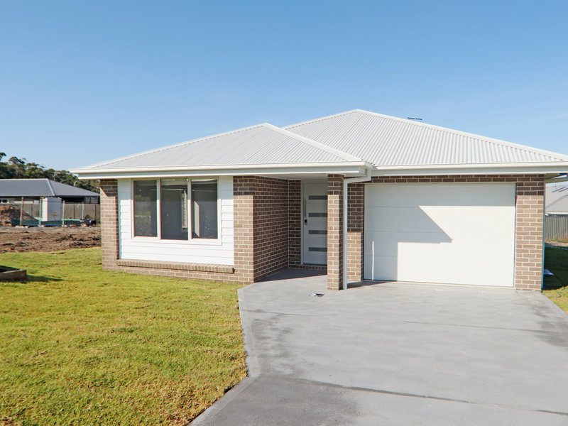 5 Bexhill Avenue, Sussex Inlet NSW 2540