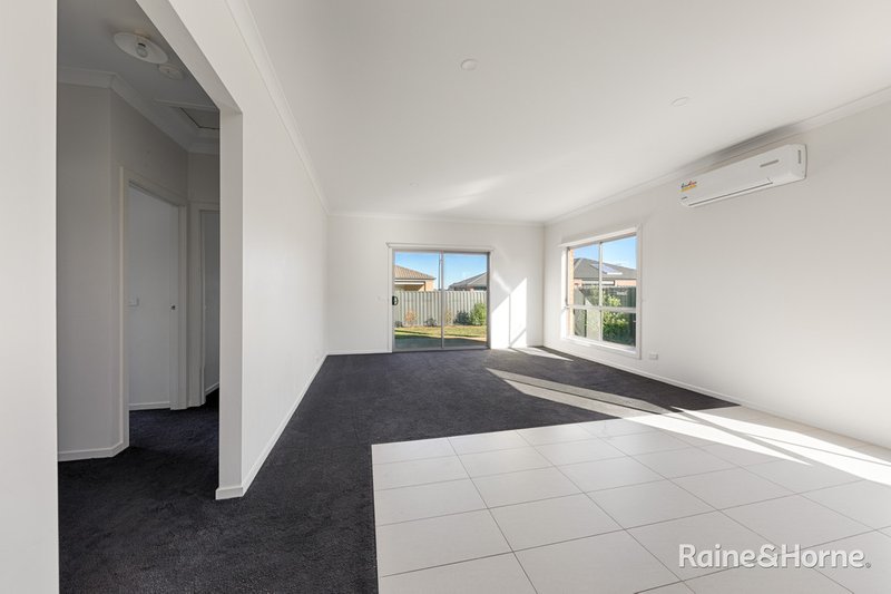 Photo - 5 Bickley Street, Harkness VIC 3337 - Image 5