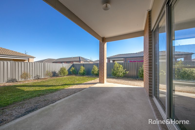 Photo - 5 Bickley Street, Harkness VIC 3337 - Image 11