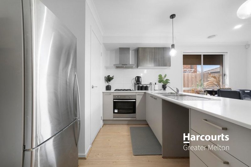 Photo - 5 Bigarade Way, Tarneit VIC 3029 - Image 3