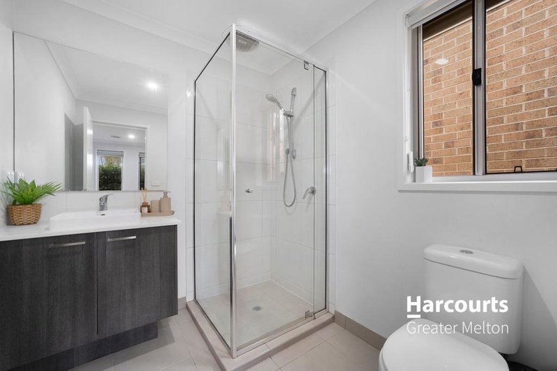 Photo - 5 Bigarade Way, Tarneit VIC 3029 - Image 8