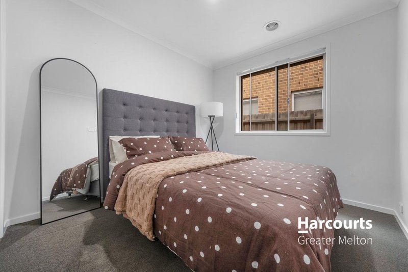 Photo - 5 Bigarade Way, Tarneit VIC 3029 - Image 9