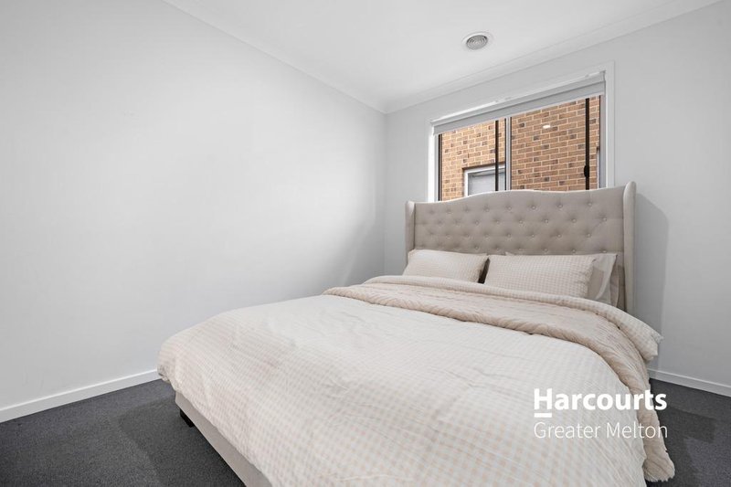 Photo - 5 Bigarade Way, Tarneit VIC 3029 - Image 11