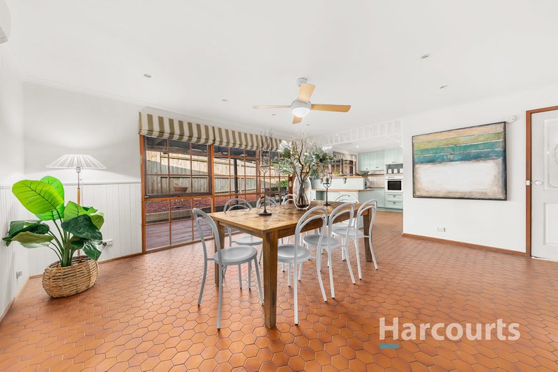 Photo - 5 Birkdale Close, Wantirna VIC 3152 - Image 3