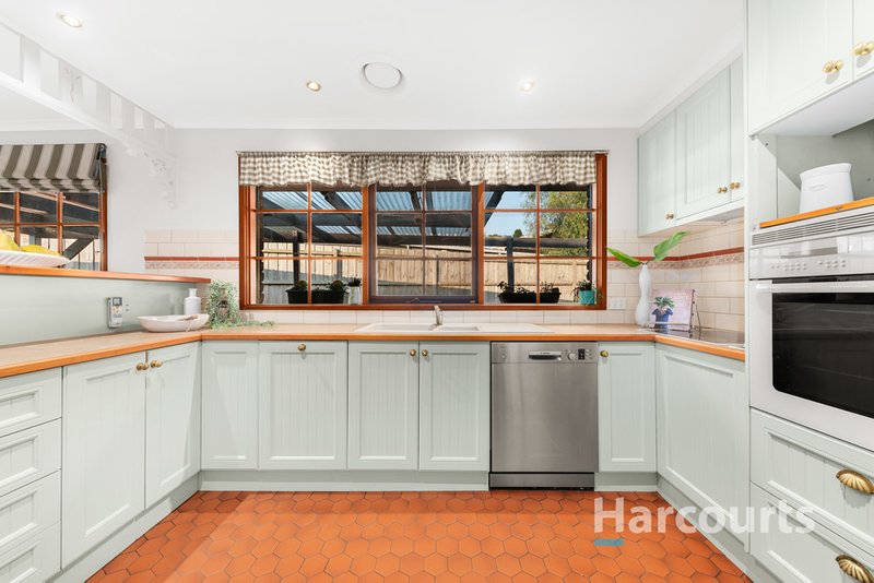 Photo - 5 Birkdale Close, Wantirna VIC 3152 - Image 4