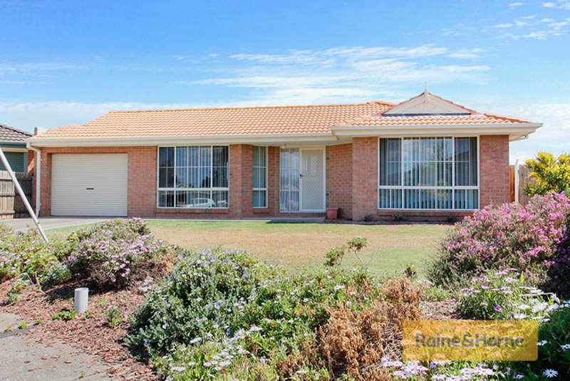 5 Biscay Court, Melton West VIC 3337