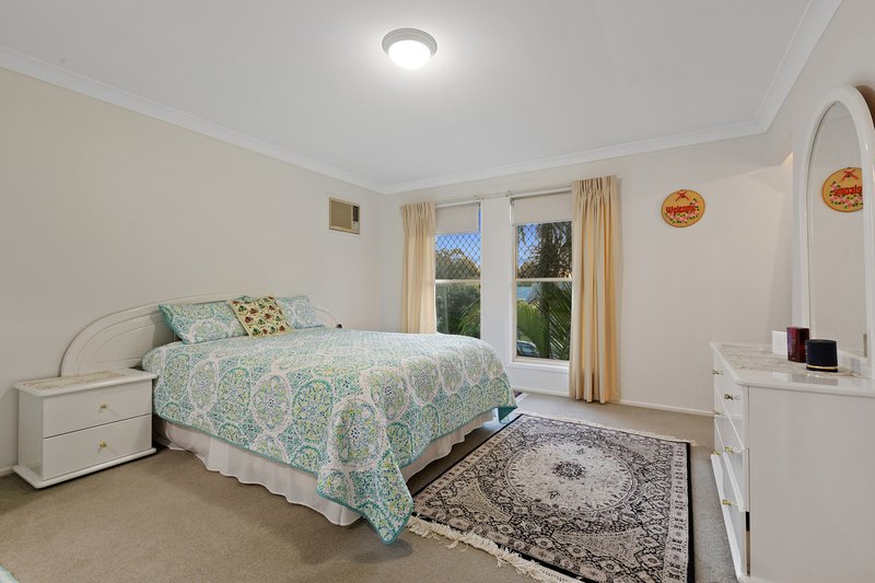 Photo - 5 Bishop Place, Coopers Plains QLD 4108 - Image 13