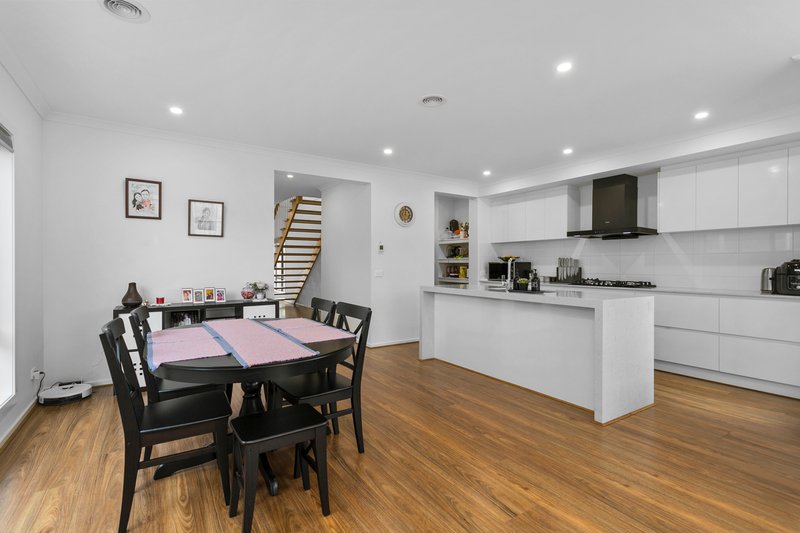 Photo - 5 Bishopthorpe Road, Williams Landing VIC 3027 - Image 13