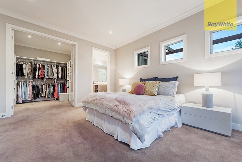 Photo - 5 Blackbird Terrace, Craigieburn VIC 3064 - Image 11