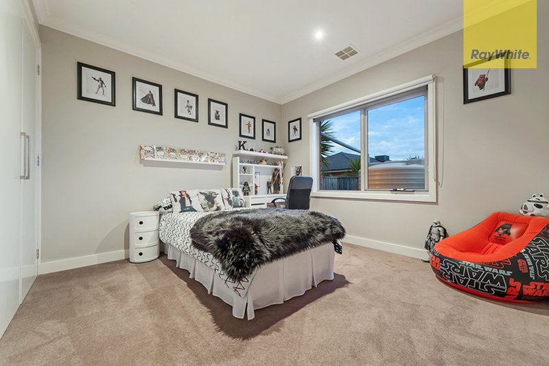 Photo - 5 Blackbird Terrace, Craigieburn VIC 3064 - Image 13