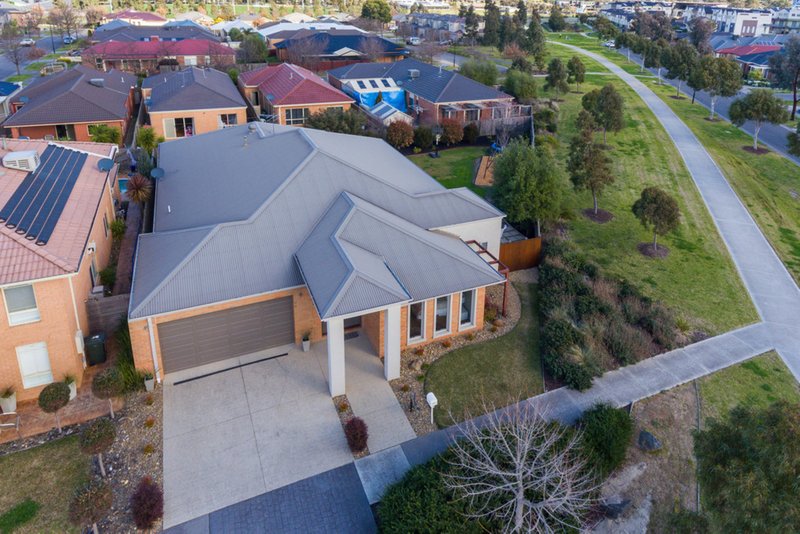 Photo - 5 Blackbird Terrace, Craigieburn VIC 3064 - Image 23