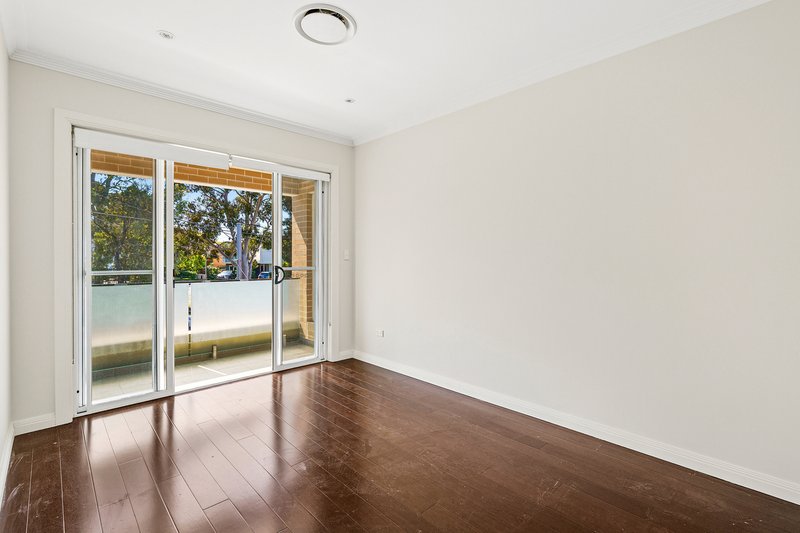 Photo - 5 Blackshaw Avenue, Mortdale NSW 2223 - Image 7