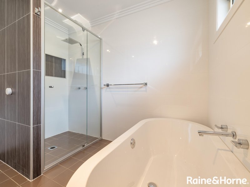 Photo - 5 Blackwood Close, Kelso NSW 2795 - Image 12