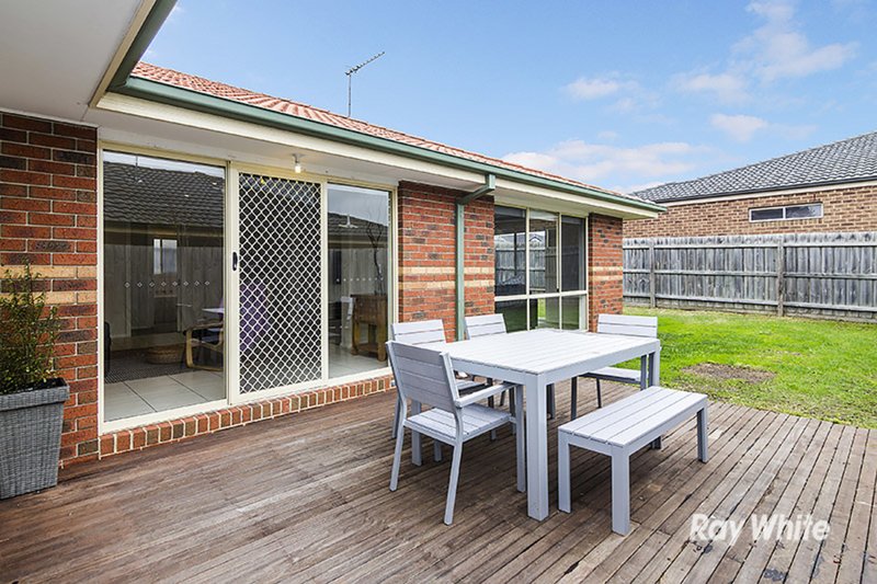 Photo - 5 Blainroe Crescent, Cranbourne VIC 3977 - Image 12