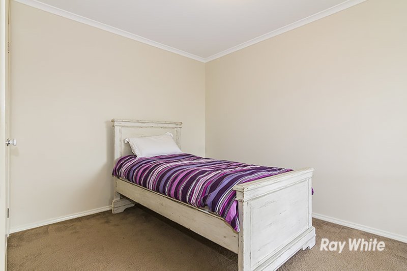 Photo - 5 Blainroe Crescent, Cranbourne VIC 3977 - Image 22