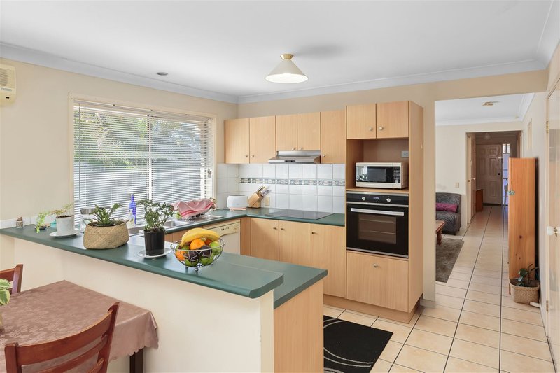 Photo - 5 Blair Court, Goodna QLD 4300 - Image 4