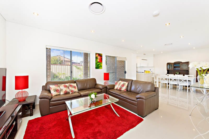 Photo - 5 Blanc Avenue, East Hills NSW 2213 - Image 2