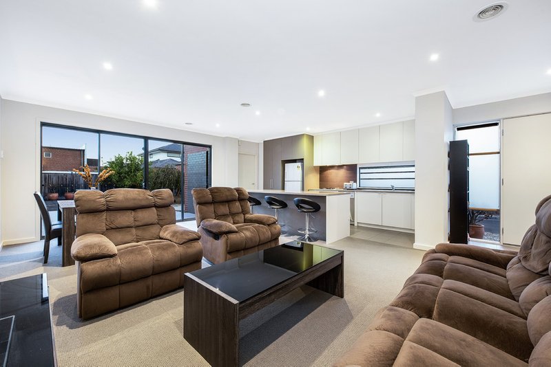 Photo - 5 Blanford Court, Mulgrave VIC 3170 - Image 5