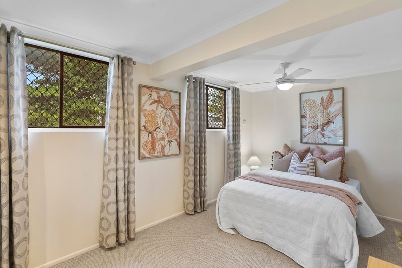 Photo - 5 Blaxland Avenue, Paradise Point QLD 4216 - Image 7