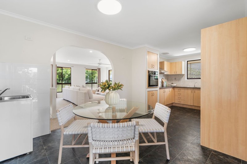 Photo - 5 Blaxland Avenue, Paradise Point QLD 4216 - Image 13