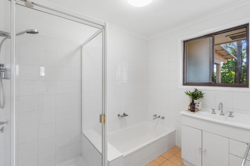 Photo - 5 Blaxland Avenue, Paradise Point QLD 4216 - Image 18