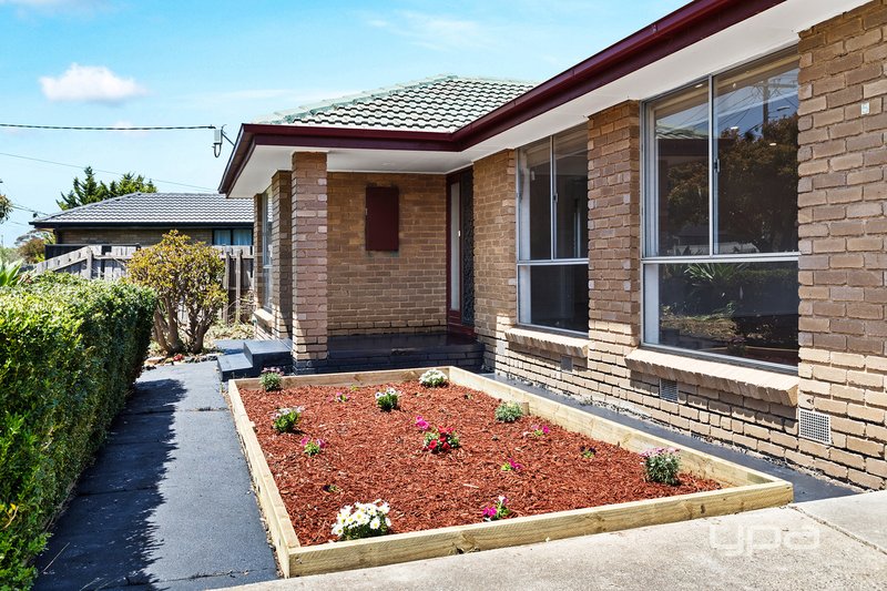 Photo - 5 Bloomingdale Avenue, Albanvale VIC 3021 - Image 3