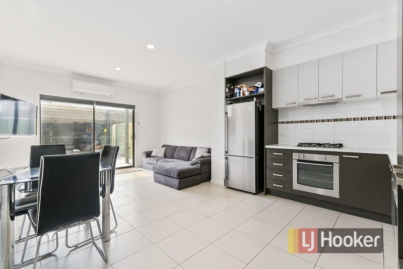 Photo - 5 Bluestone Street, Pakenham VIC 3810 - Image 2