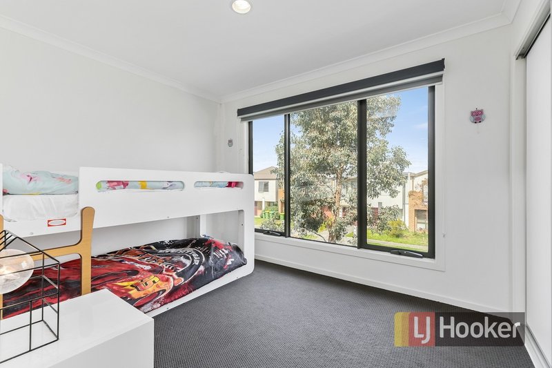 Photo - 5 Bluestone Street, Pakenham VIC 3810 - Image 10