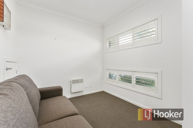 Photo - 5 Bluestone Street, Pakenham VIC 3810 - Image 11