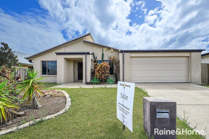 Photo - 5 Bombo Court, Blacks Beach QLD 4740 - Image 1
