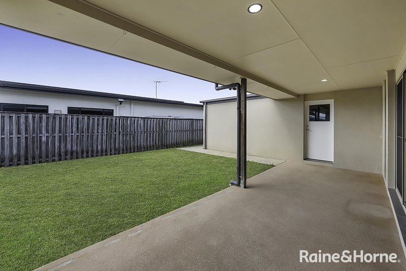 Photo - 5 Bombo Court, Blacks Beach QLD 4740 - Image 11