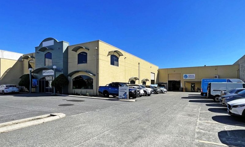 Photo - 5 Boulder Road, Malaga WA 6090 - Image 2