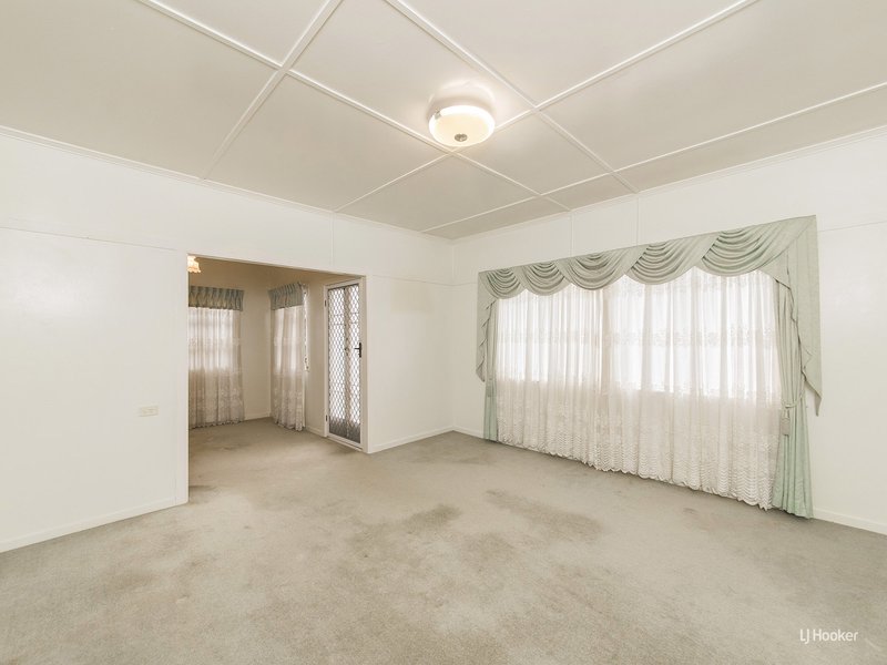 Photo - 5 Bourke Street, Park Avenue QLD 4701 - Image 6