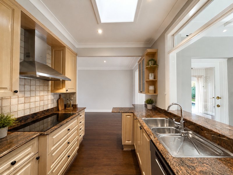 Photo - 5 Boyne Place, Killarney Heights NSW 2087 - Image 2
