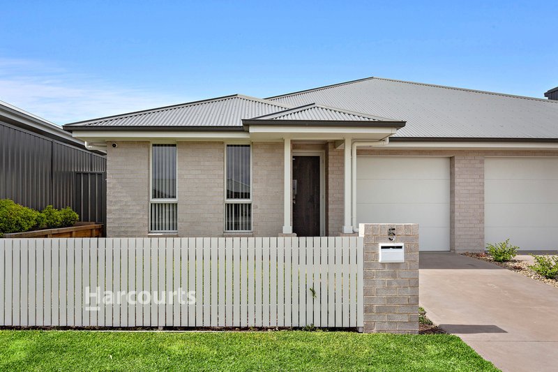 5 Brae Road, Albion Park NSW 2527