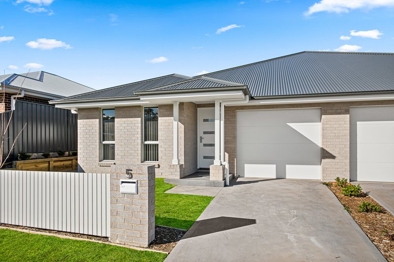 5 Brae Road, Albion Park NSW 2527