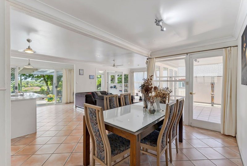 Photo - 5 Bramcote Street, Chermside West QLD 4032 - Image 6