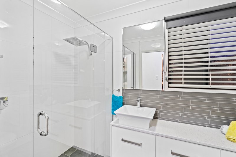 Photo - 5 Brampton Close, Redland Bay QLD 4165 - Image 21